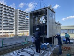 吹田市老人ホーム　キュービクル搬入